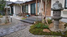 既存のものを新たに再利用した和風庭園